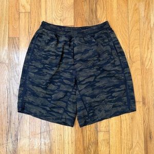 Lululemon Pacebreaker lined camo shorts